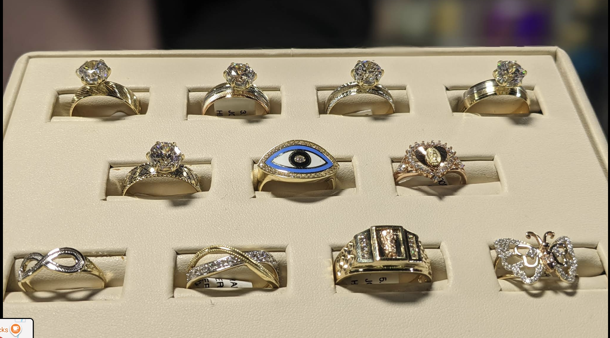 Gold rings collection